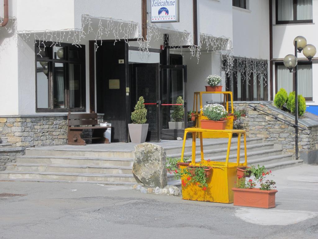 Hotel De La Telecabine Courmayeur Exterior foto