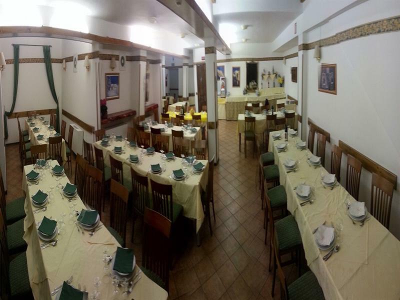 Hotel De La Telecabine Courmayeur Exterior foto