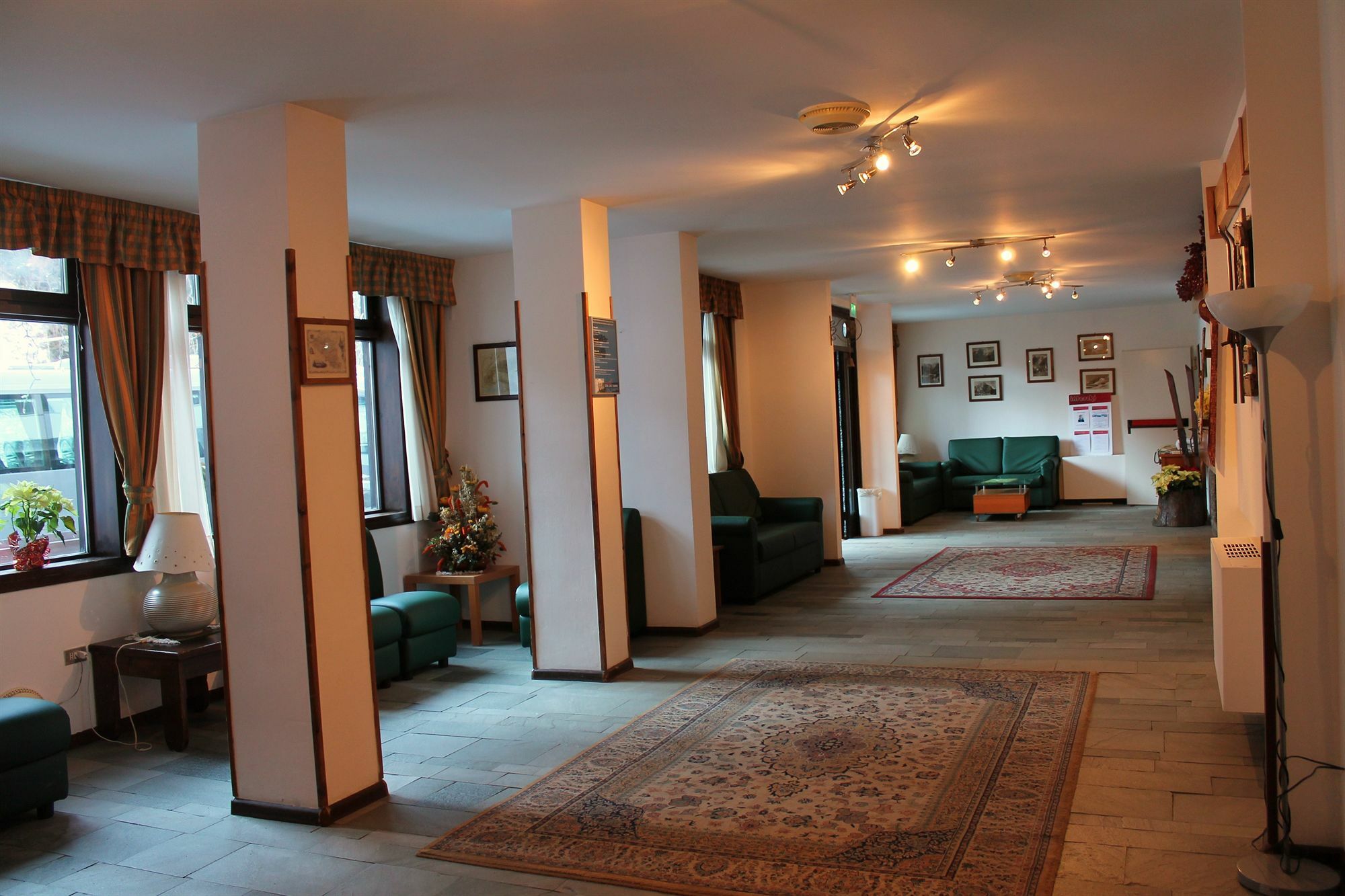 Hotel De La Telecabine Courmayeur Exterior foto